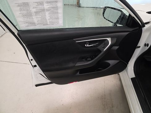 Used 2015 Nissan Altima 2.5 S w/ Power Driver Seat Package image 11