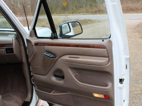 Used 1996 Ford Bronco Eddie Bauer image 12