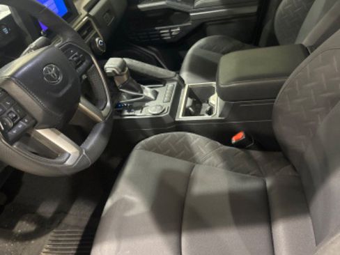 Used 2024 Toyota Tacoma SR5 w/ SR5 Upgrade Package image 5