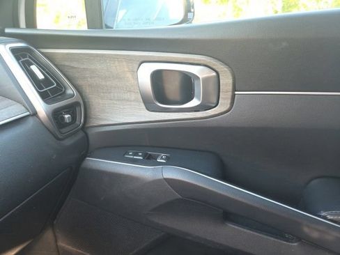 Used 2023 Kia Sorento EX w/ Panoramic Sunroof Package FWD image 24