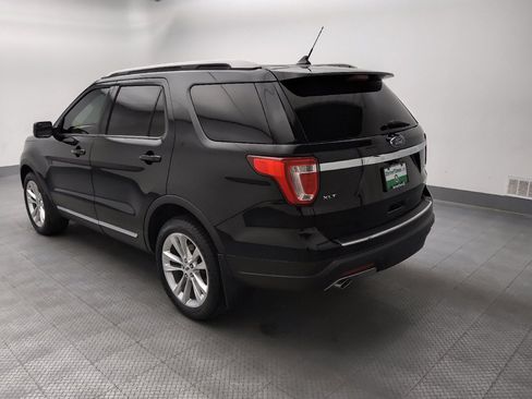 Used 2018 Ford Explorer XLT w/ Equipment Group 202A AWD/4WD image 5