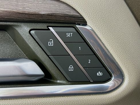 Used 2023 Chevrolet Silverado 1500 LTZ image 21