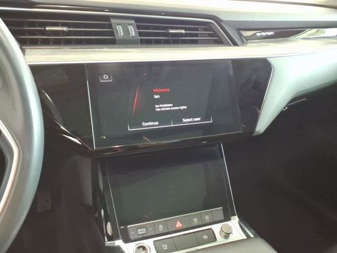 Used 2023 Audi e-tron Premium w/ Convenience Plus Package AWD/4WD image 13