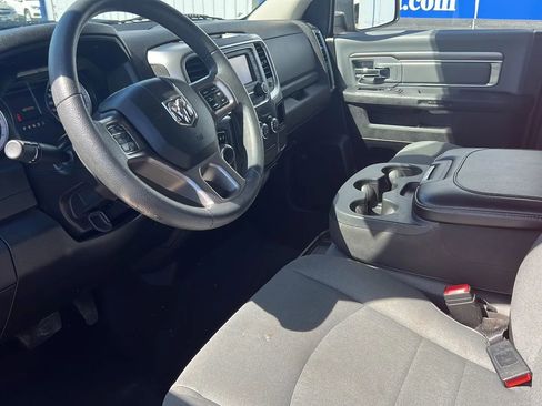 Used 2022 RAM 1500 Classic SLT AWD/4WD image 13