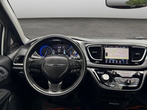 Used 2019 Chrysler Pacifica Limited w/ Advanced Safetytec Group FWD image 30