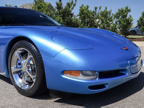 Used 1998 Chevrolet Corvette Coupe w/ Roof Pkg RWD image 73
