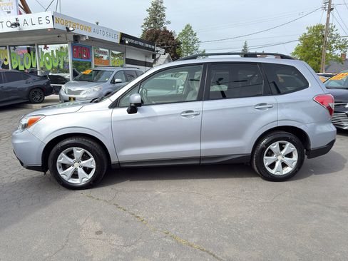 Used 2016 Subaru Forester 2.5i Premium AWD/4WD image 3