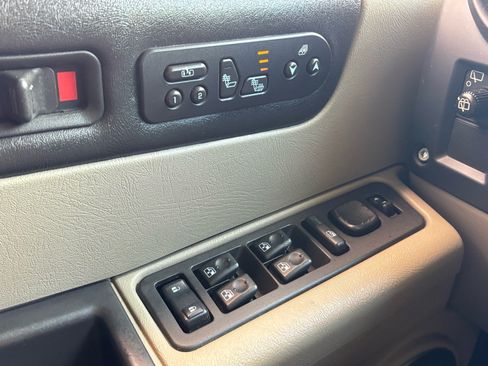 Used 2005 HUMMER H2 w/ Preferred Equipment Group AWD/4WD image 13