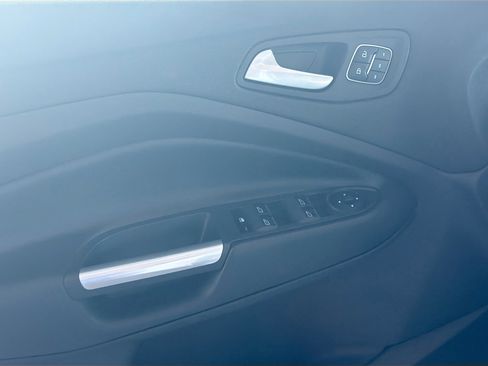 Used 2019 Ford Escape Titanium image 17