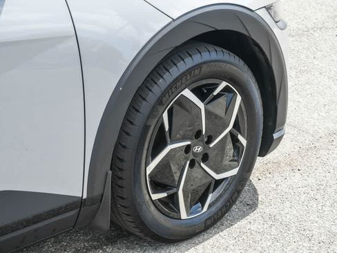 Used 2024 Hyundai Ioniq 5 SEL RWD image 11