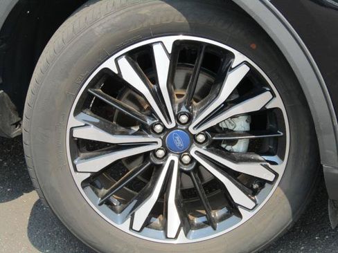 Certified 2022 Ford Escape SEL w/ SEL Stealth AWD Package image 8