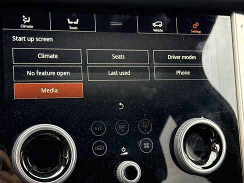 Used 2020 Land Rover Range Rover HSE image 40