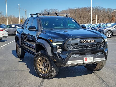 Certified 2024 Toyota Tacoma Trailhunter image 39