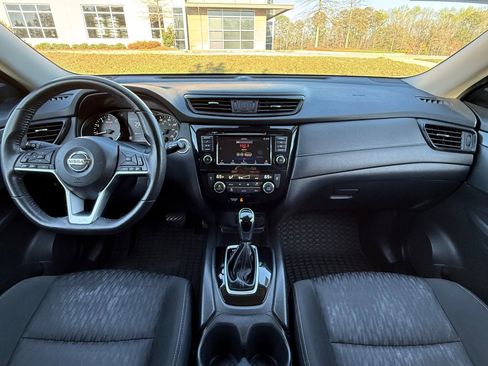 Used 2020 Nissan Rogue SV image 22
