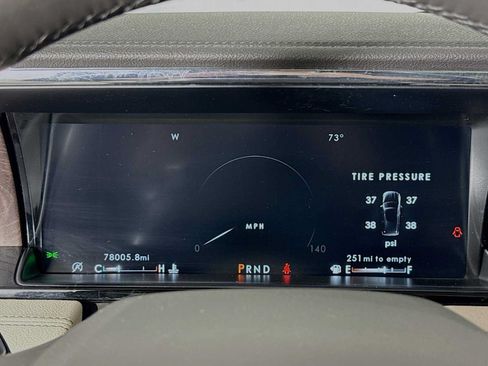 Used 2021 Lincoln Navigator Reserve w/ Luxury Package AWD/4WD image 13