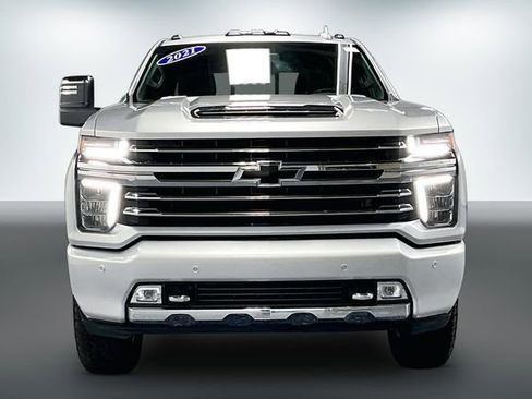 Used 2021 Chevrolet Silverado 2500 High Country AWD/4WD image 2