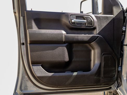 Used 2025 Chevrolet Silverado 2500 Custom w/ Custom Value Package image 36