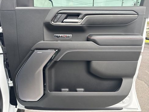 Used 2025 GMC Sierra 1500 AT4X image 30