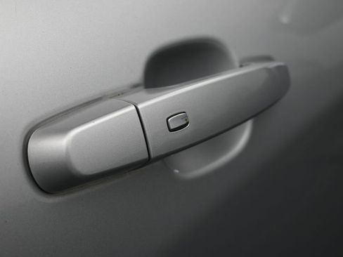 Used 2021 Chevrolet Equinox LT image 39