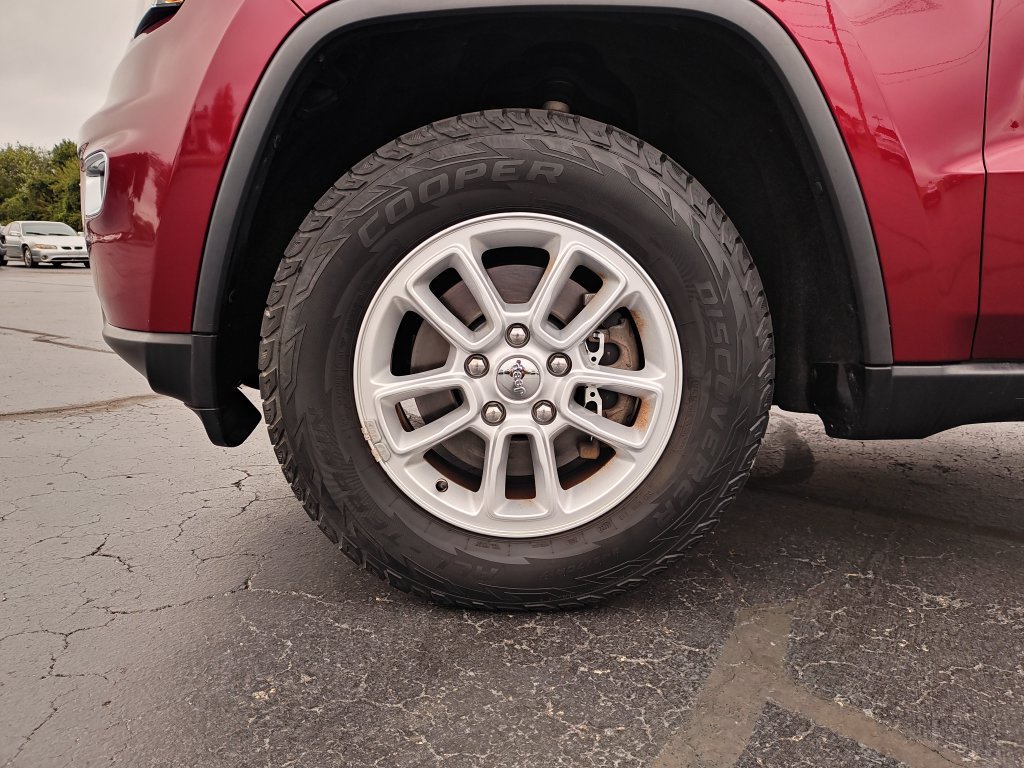 Used 2020 Jeep Grand Cherokee Laredo AWD/4WD image 10