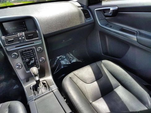 Used 2015 Volvo XC60 T5 Premier image 16