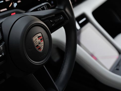 Certified 2023 Porsche Taycan 4S AWD/4WD image 20