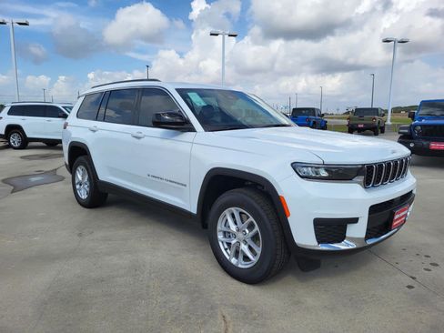 New 2025 Jeep Grand Cherokee L Laredo image 7