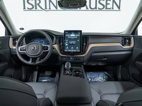 New 2026 Volvo XC60 B5 Core w/ Climate Package image 15