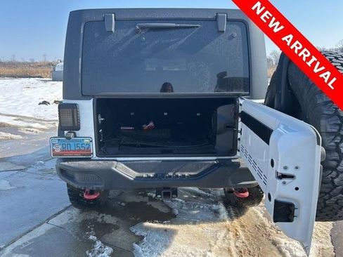 Used 2013 Jeep Wrangler Unlimited Rubicon image 12