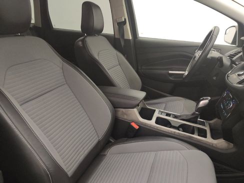 Used 2019 Ford Escape SE FWD image 21
