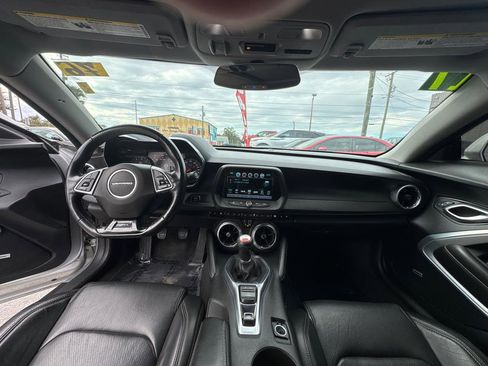 Used 2017 Chevrolet Camaro SS RWD image 12