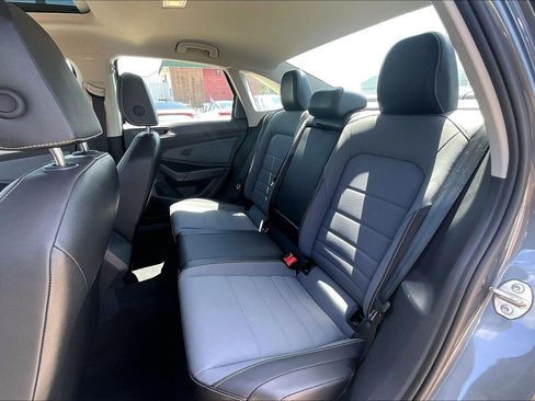 Used 2025 Volkswagen Jetta SE FWD image 22