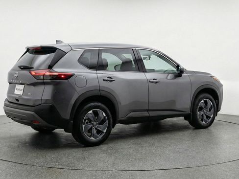 Used 2025 Nissan Rogue SV FWD image 9