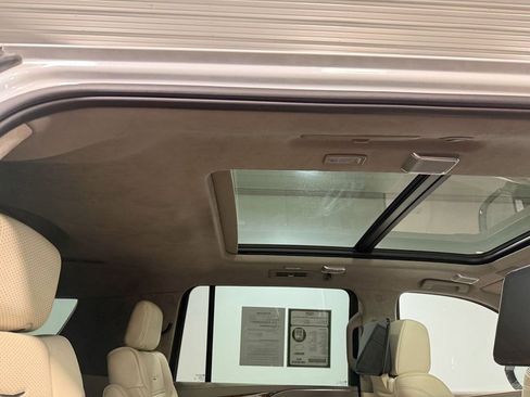 Used 2021 Cadillac Escalade ESV Sport Platinum image 16