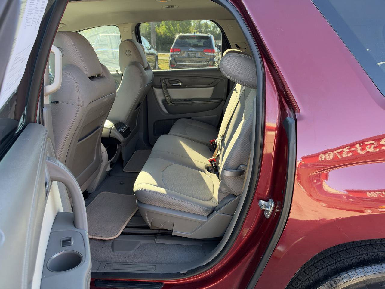 Used 2015 GMC Acadia SLE FWD image 11