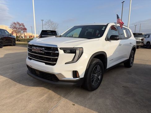 Used 2025 GMC Acadia Elevation image 1