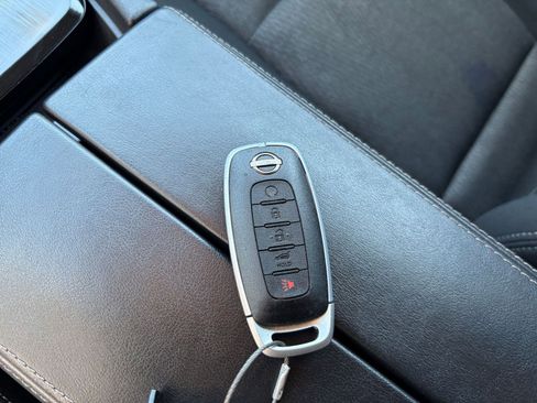 Used 2025 Nissan Rogue SV FWD image 21