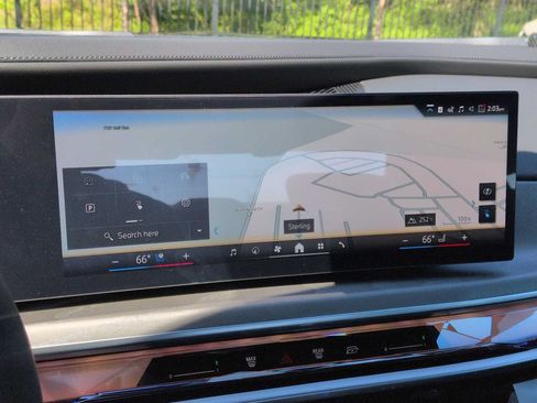 Used 2026 BMW i7 xDrive60 w/ Executive Package AWD/4WD image 31