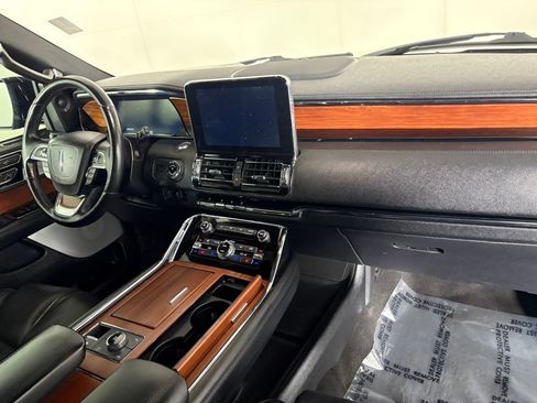 Used 2020 Lincoln Navigator Reserve image 39