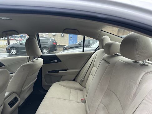 Used 2017 Honda Accord Hybrid Sedan image 18