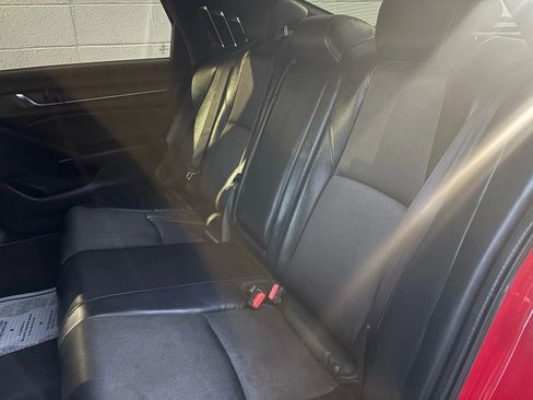 Used 2018 Honda Accord Sport image 8