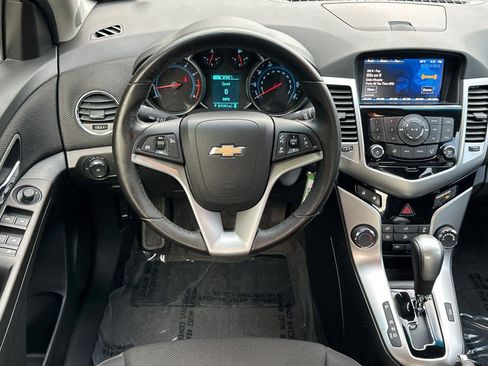Used 2014 Chevrolet Cruze LT w/ Technology Package image 15