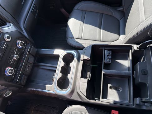 Used 2023 GMC Sierra 3500 Denali w/ Denali Ultimate Package image 21