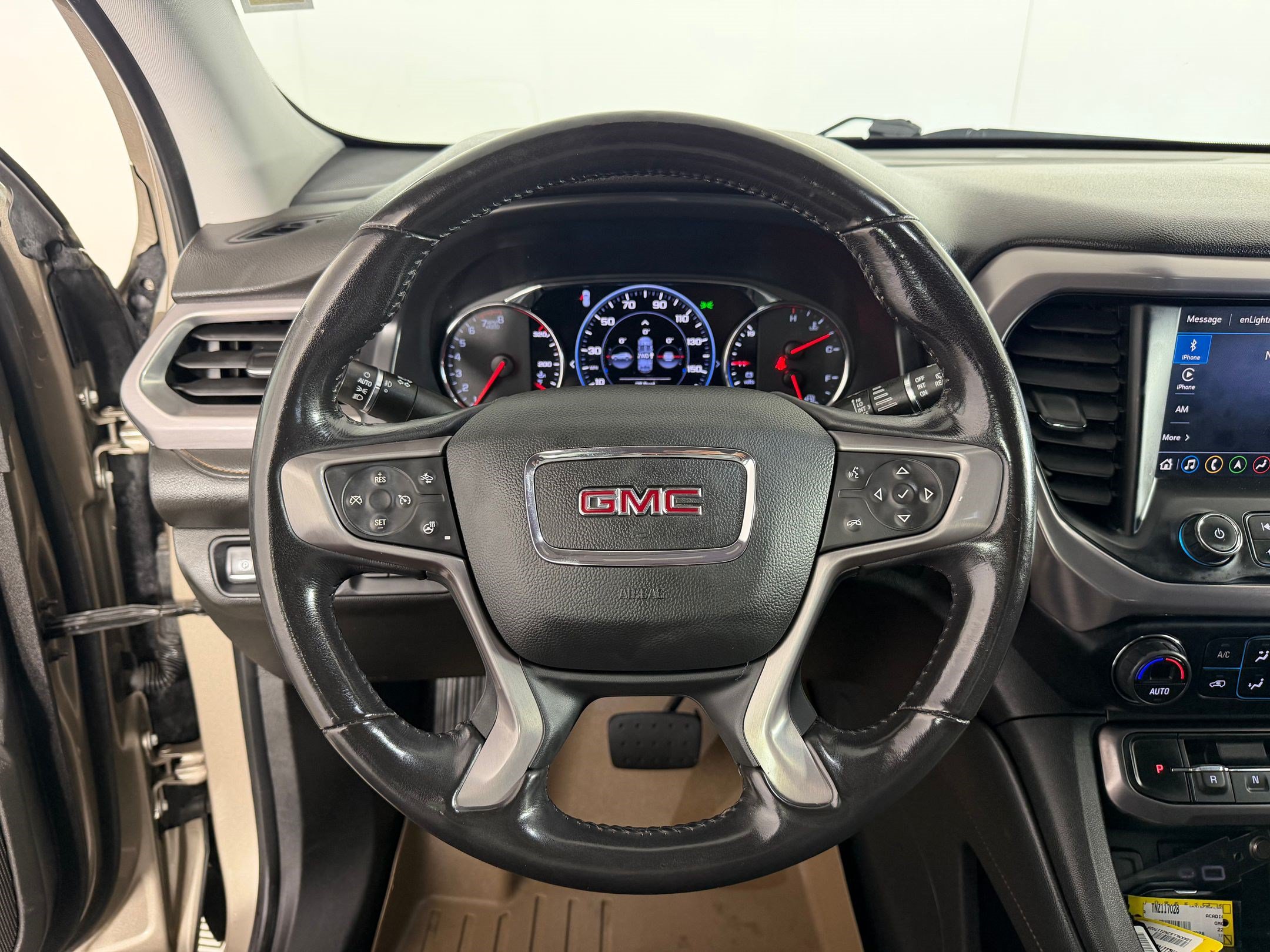 Used 2022 GMC Acadia AT4 w/ Technology Package AWD/4WD image 11