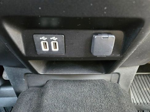 Used 2019 Ford F150 XLT image 32