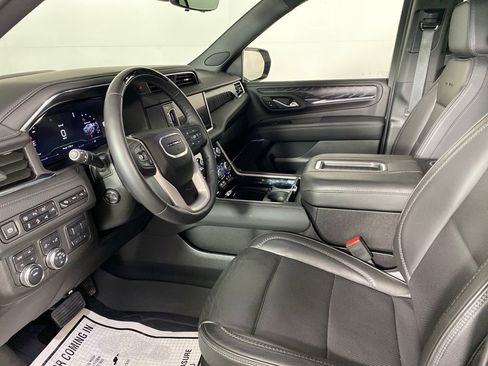 Used 2024 GMC Yukon Denali w/ Advanced Technology Package image 12