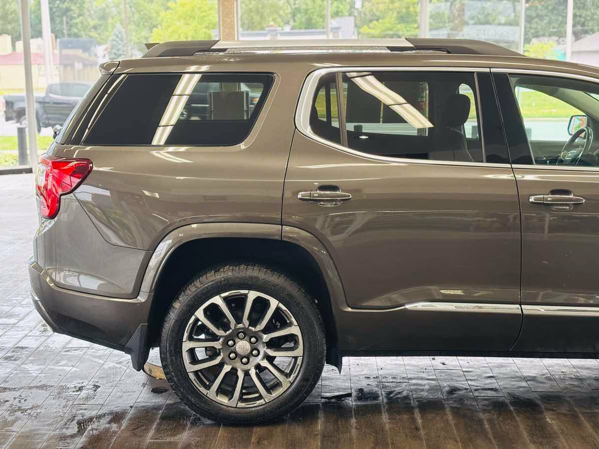 Used 2020 GMC Acadia Denali w/ Technology Package AWD/4WD image 6
