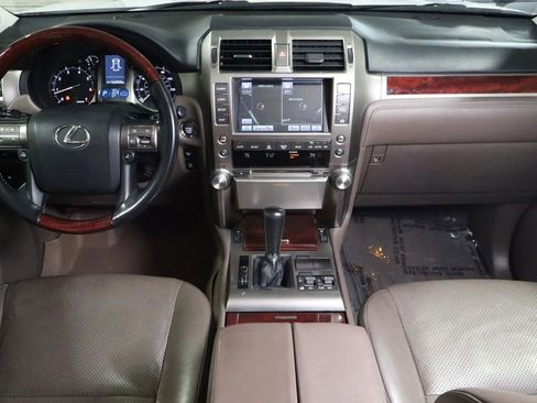 Used 2013 Lexus GX 460 w/ Comfort Plus Pkg image 19
