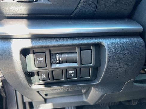 Used 2018 Subaru Crosstrek 2.0i Limited AWD/4WD image 13