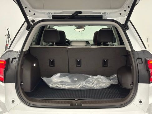 New 2026 GMC Terrain Denali w/ LPO, Black Badging Package image 12